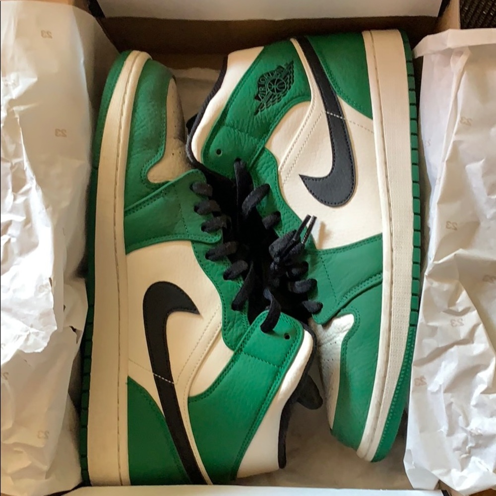 Jordan 1 mid